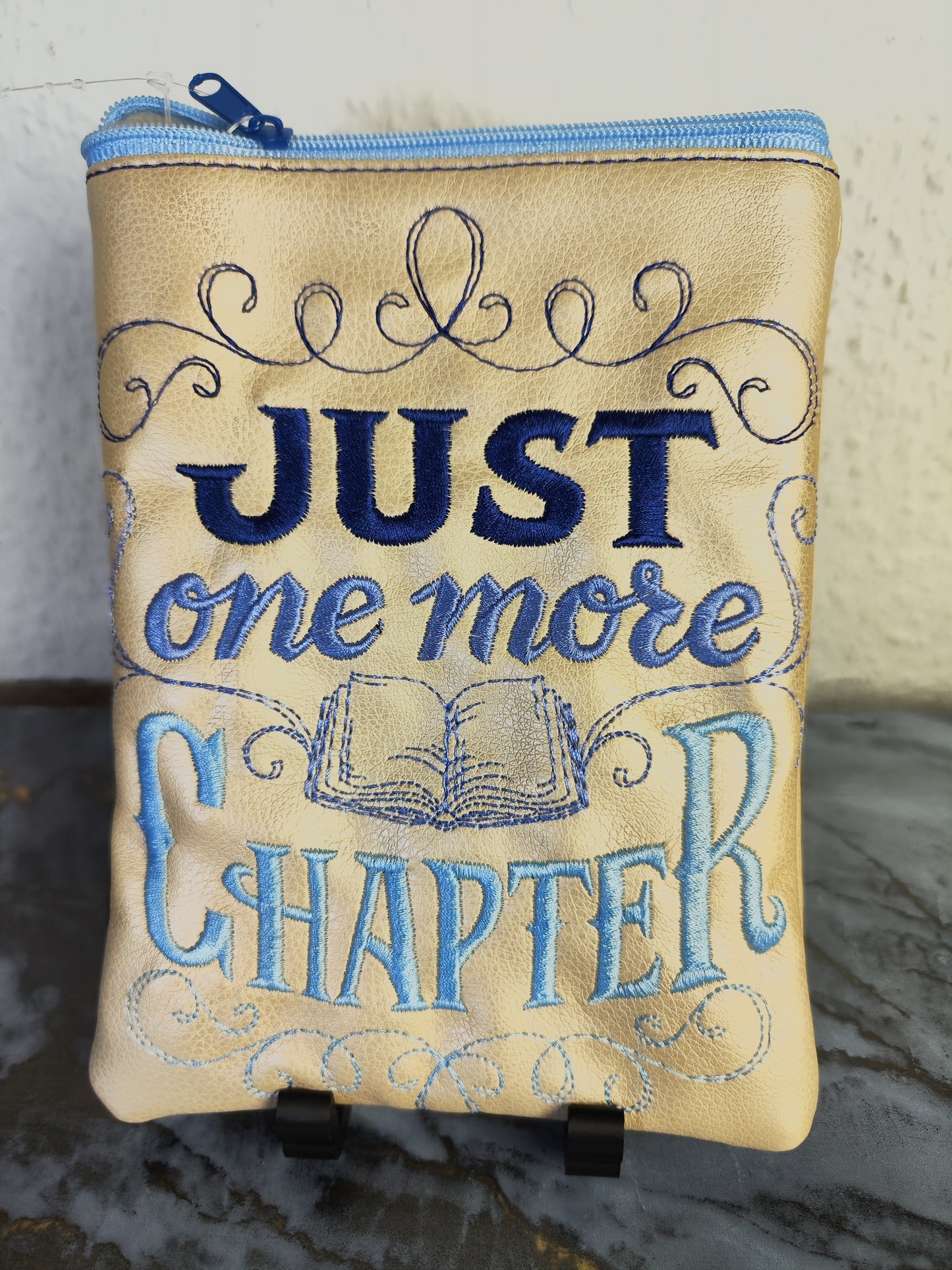 Just one more chapter - Ebook-Reader-Tasche